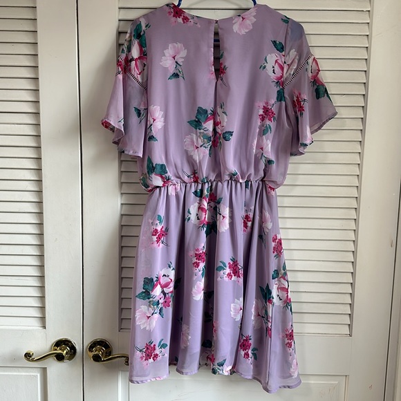 Purple dress with flowers - Picture 3 of 4